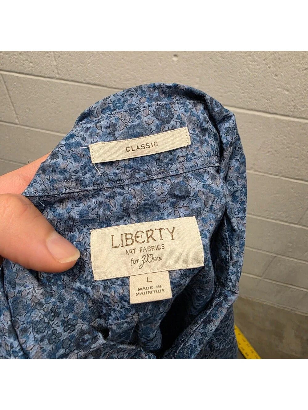 Liberty Art Fabrics for J.Crew Classic Short Sleeve Shirt – Blue Floral  22x31 L